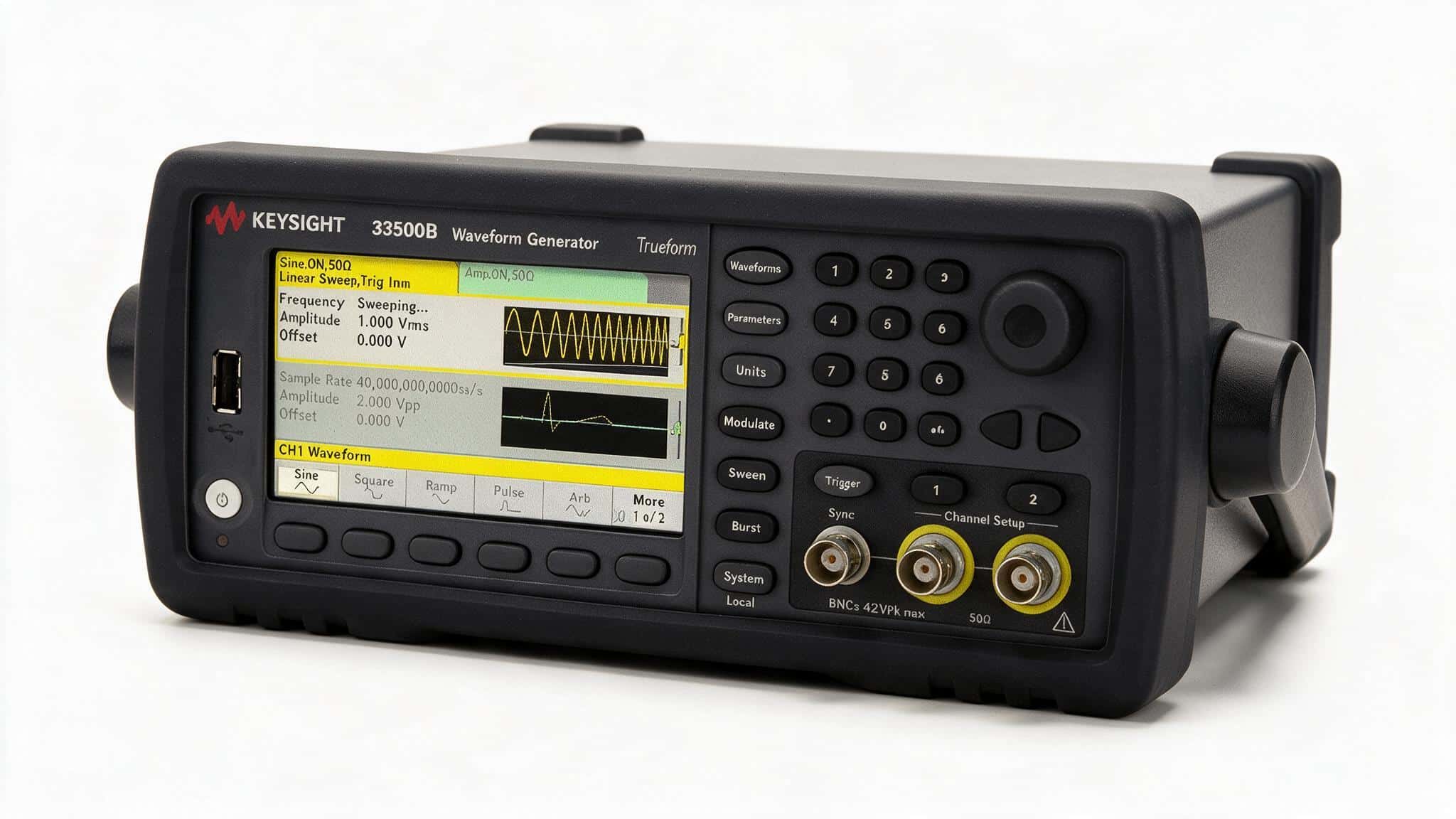 Máy phát tín hiệu Keysight 33500B Trueform góc nghiêng trên nền trắng studio