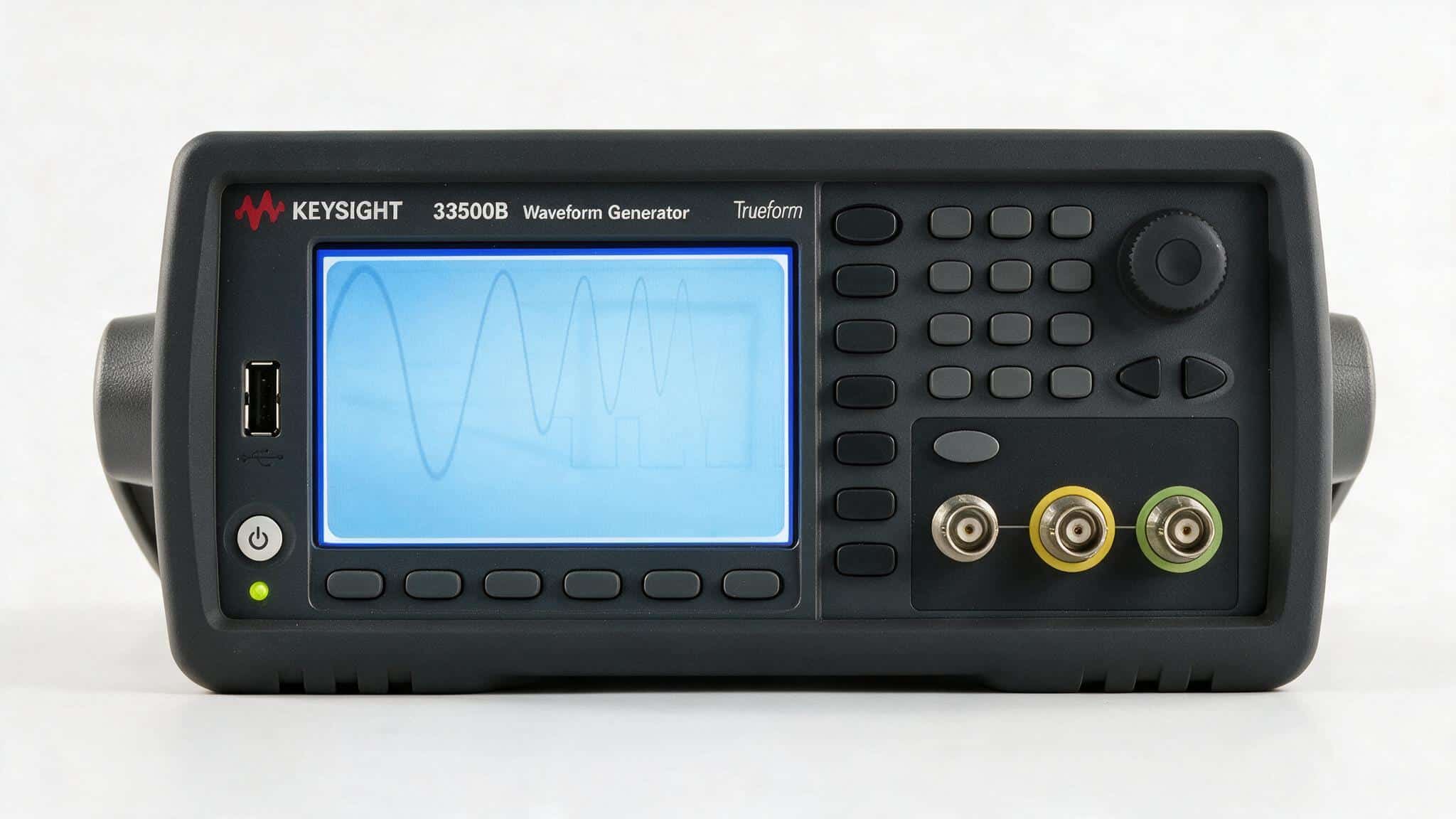 Máy phát hàm Trueform Keysight 33500B góc nghiêng nền trắng studio thấy bàn phím số và núm xoay