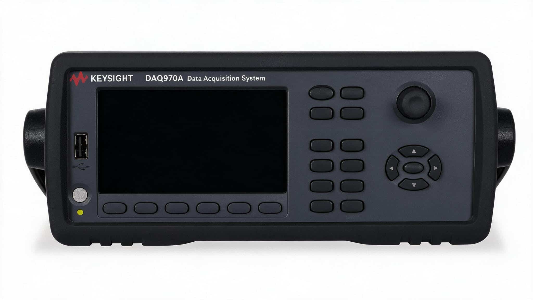 Hệ thu thập dữ liệu Keysight DAQ970A góc nghiêng nền trắng studio thấy ba khe cắm module phía sau
