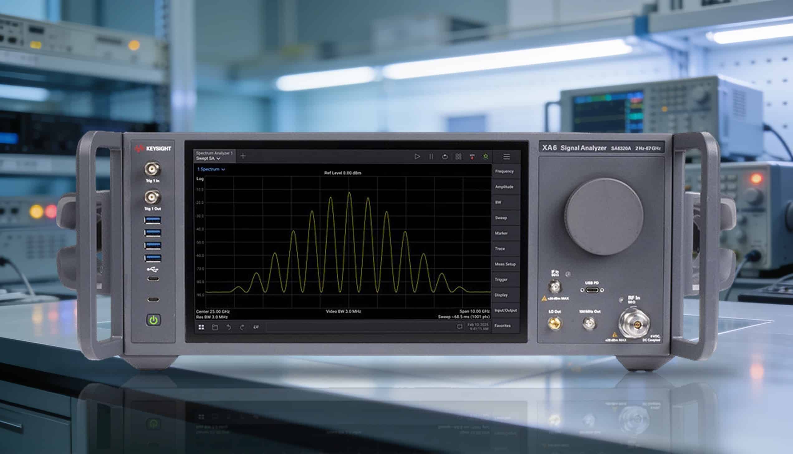 Máy phân tích tín hiệu XA6 Keysight SA6320A trên bàn thí nghiệm RF