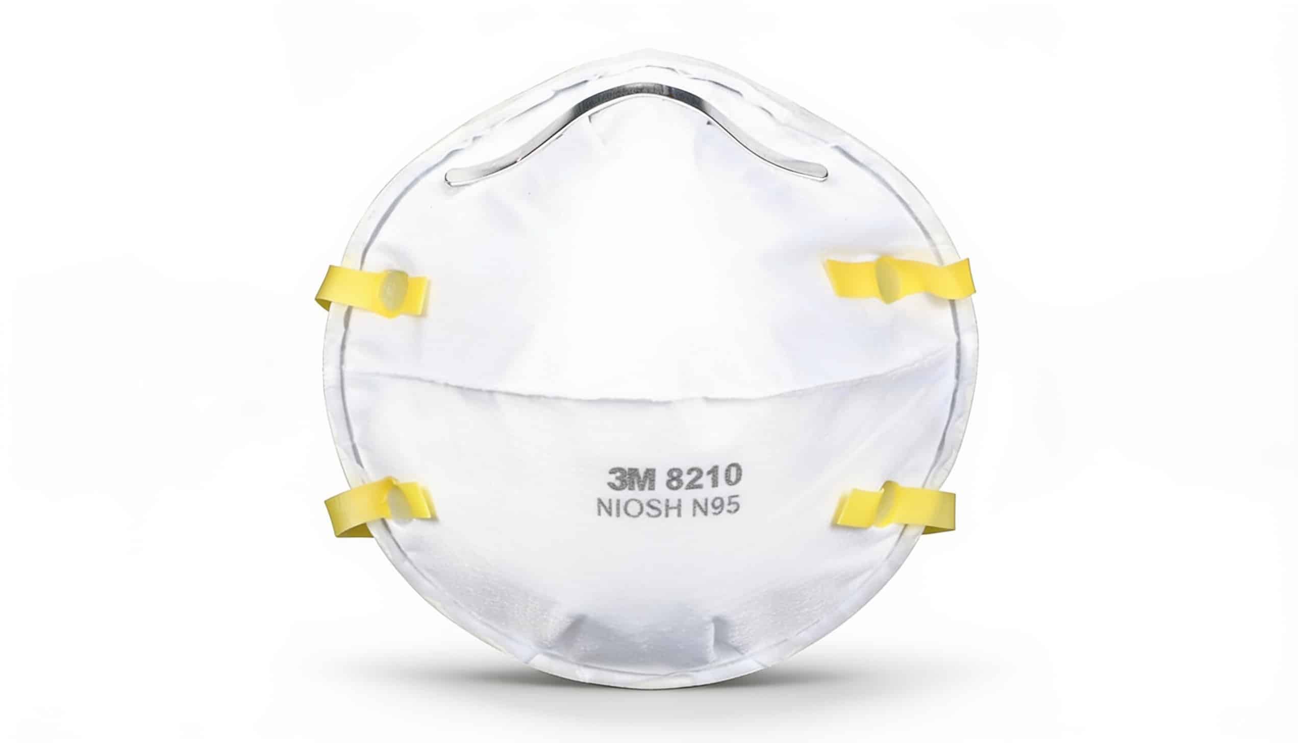 Khẩu trang chống bụi 3M 8210 N95 – phối cảnh studio