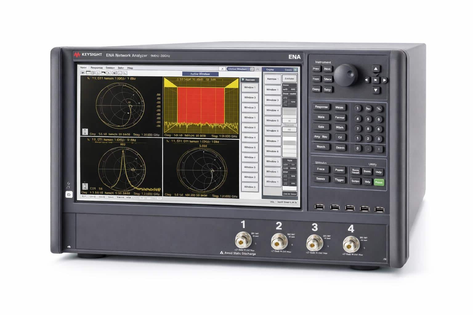 Mặt máy phân tích mạng ENA Keysight E5080B với màn hình bốn cửa sổ đo nhìn từ trên cao ảnh studio nền trắng