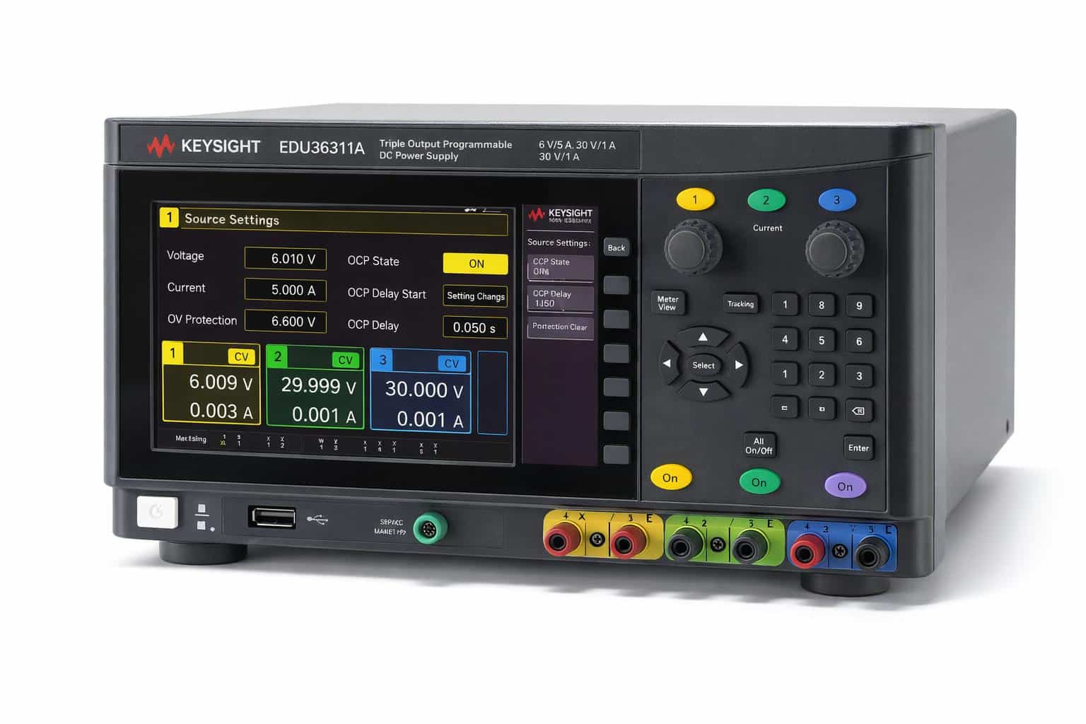 Bộ nguồn DC 3 ngõ ra Keysight EDU36311A góc nghiêng với ba cặp cọc đấu nối ảnh studio nền trắng