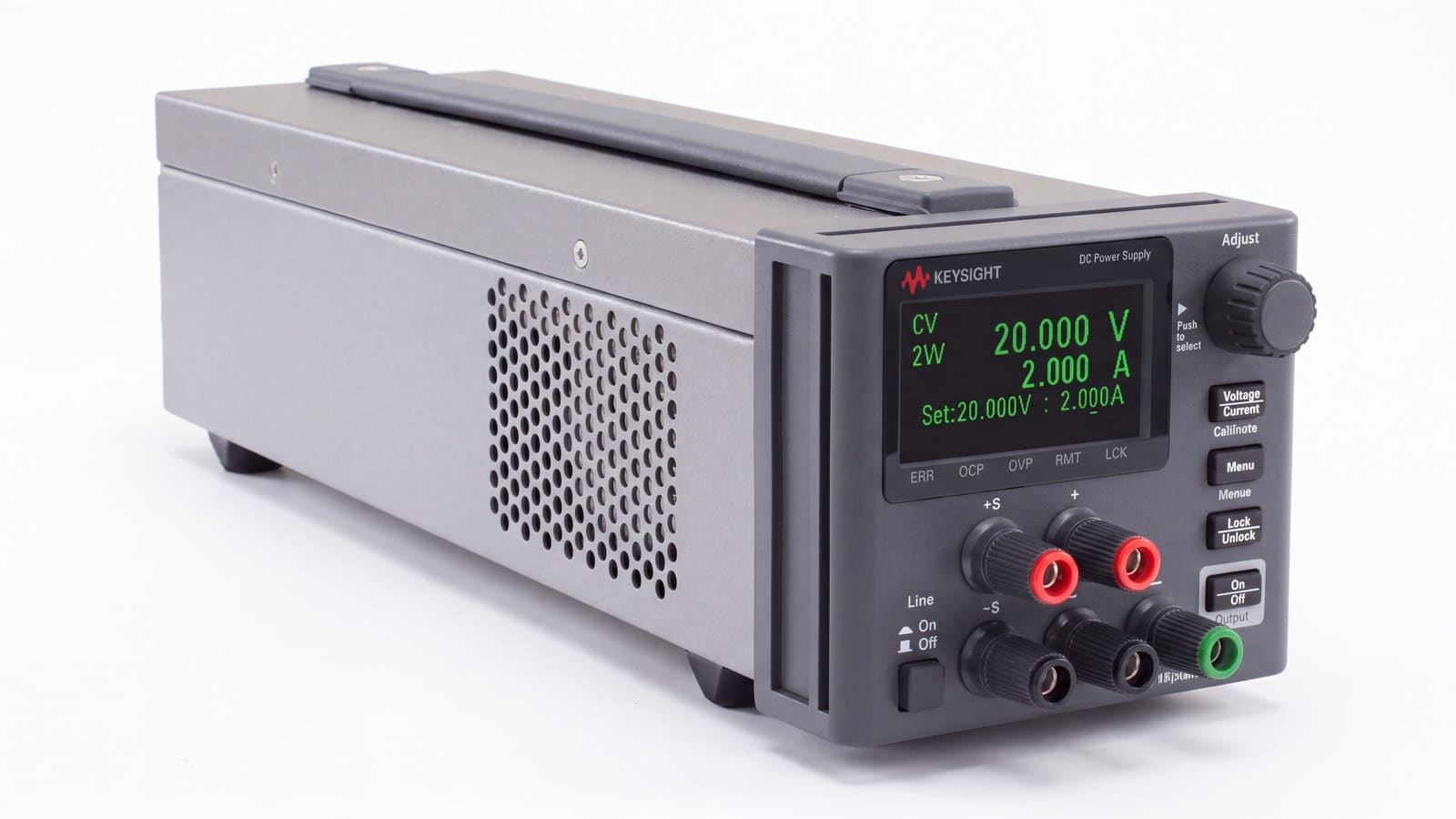 Cận cảnh màn hình OLED bộ nguồn DC Keysight E36103B hiển thị 20.000 V và 2.000 A ảnh studio nền trắng