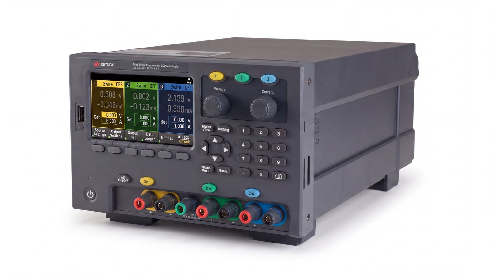 Bộ nguồn DC 3 ngõ ra Keysight E36312A 80 W góc nghiêng ba phần tư ảnh studio nền trắng