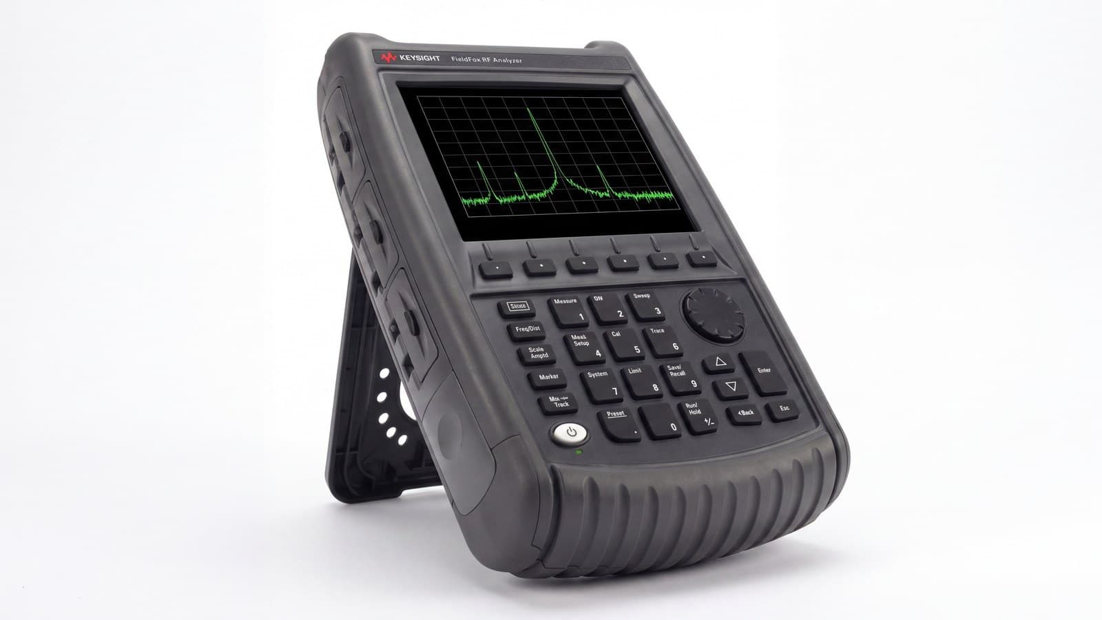 Máy phân tích RF cầm tay Keysight N9913A FieldFox góc nghiêng thứ hai cho thấy chân chống và cụm phím bấm ảnh studio nền trắng
