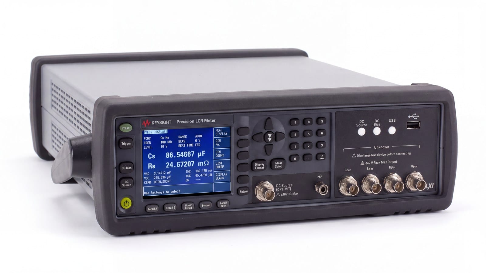 Máy đo LCR Keysight E4980B 20 Hz đến 2 MHz, ảnh phối cảnh studio nền trắng