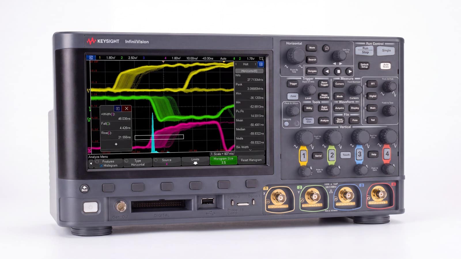 Máy hiện sóng Keysight DSOX3054G 500 MHz 4 kênh, ảnh phối cảnh studio nền trắng