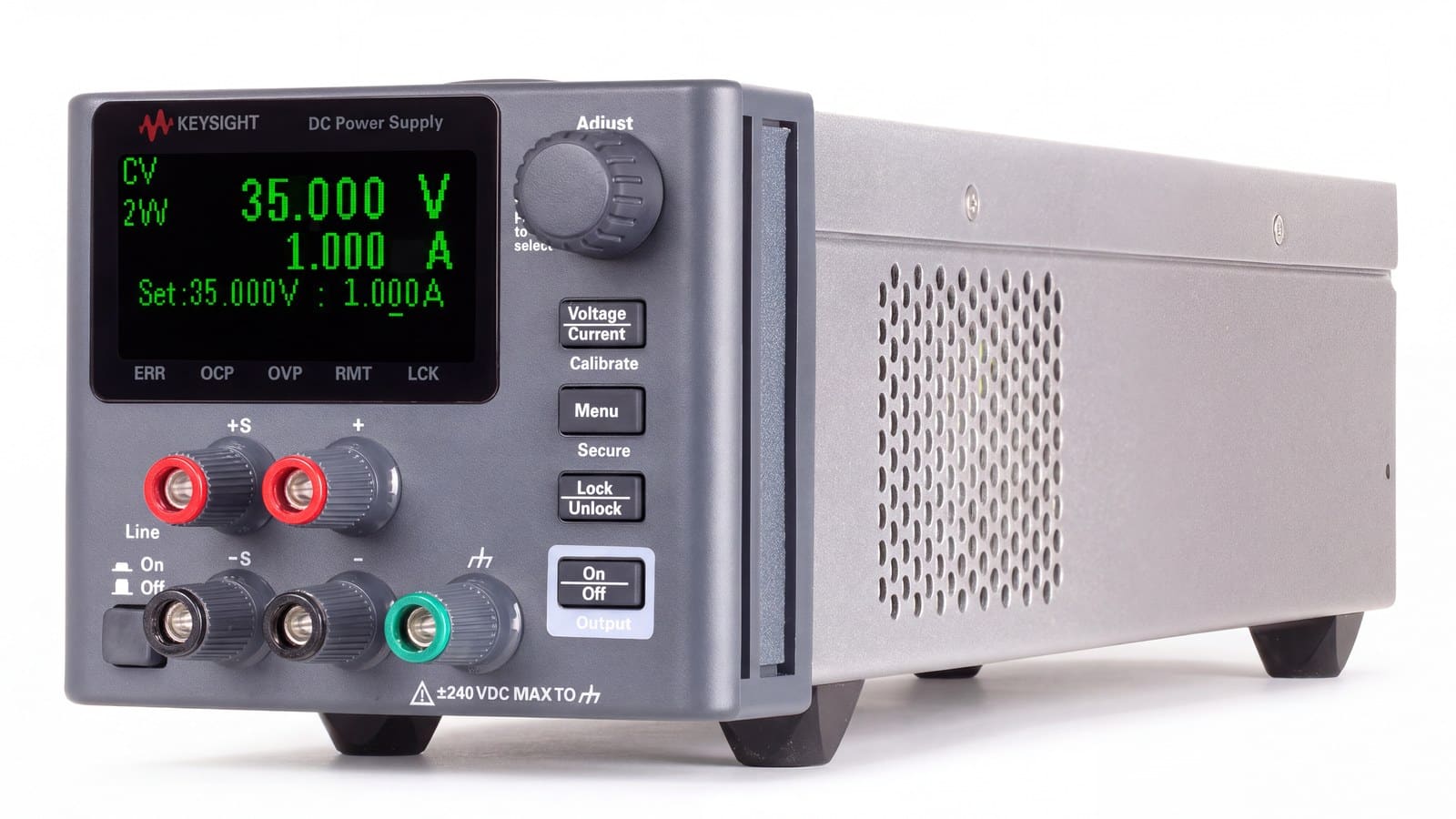 Bộ nguồn DC Keysight E36104B góc nghiêng cho thấy cọc đấu ra và khe tản nhiệt