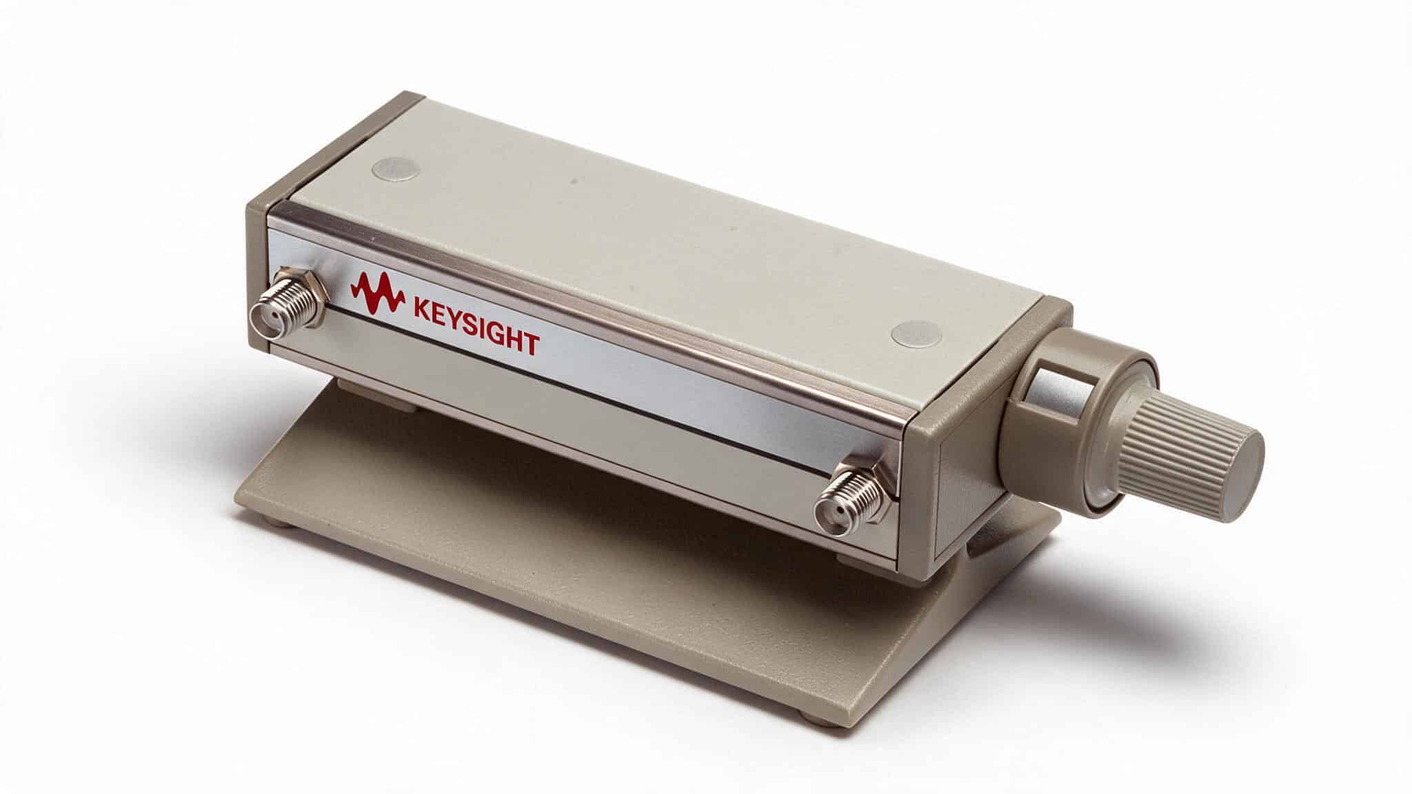 Keysight 8495B — Bộ suy hao bước (step attenuator) — ảnh studio