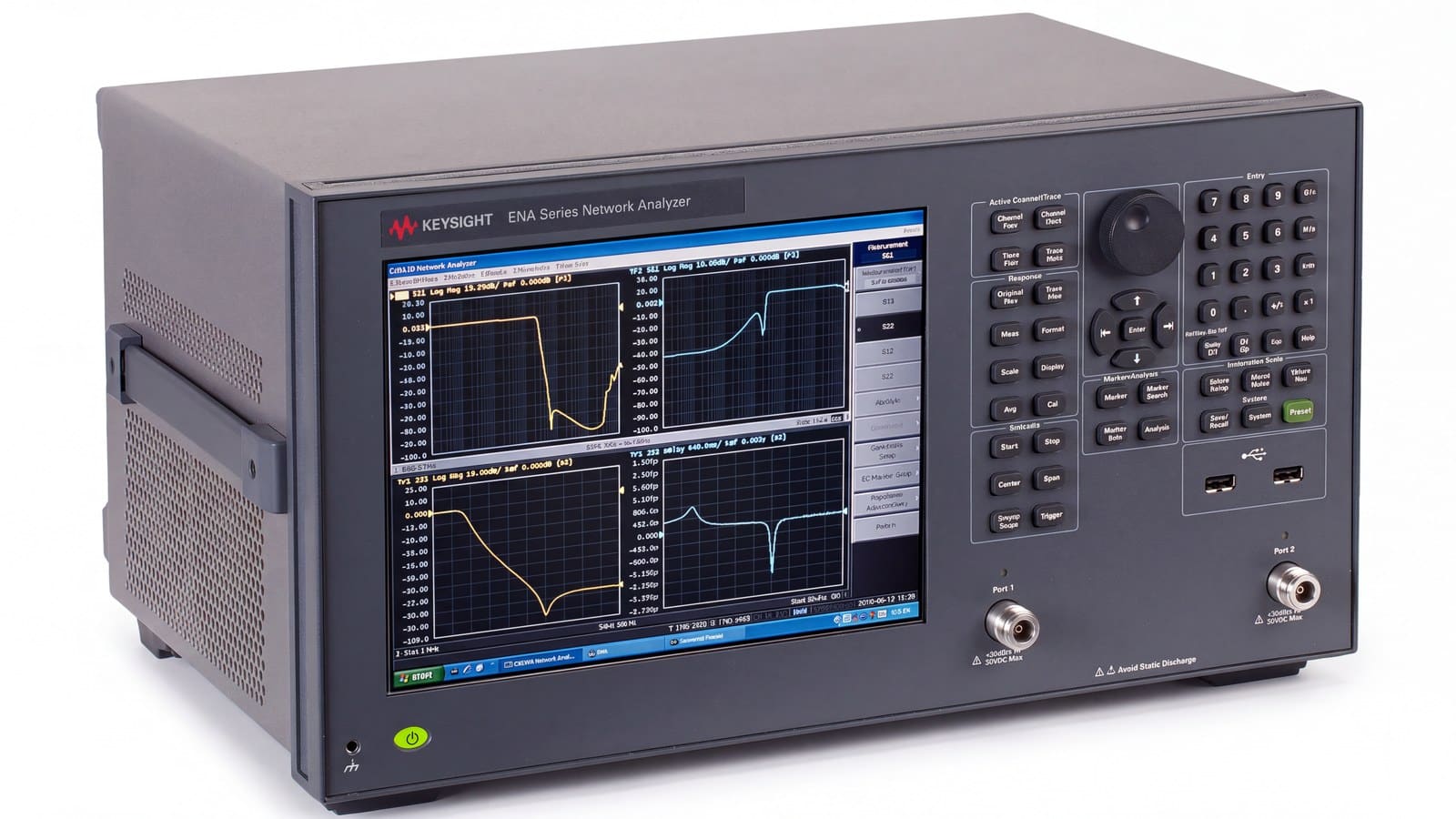 Keysight E5063A — máy phân tích mạng Keysight chụp góc 3/4 trên nền trắng studio