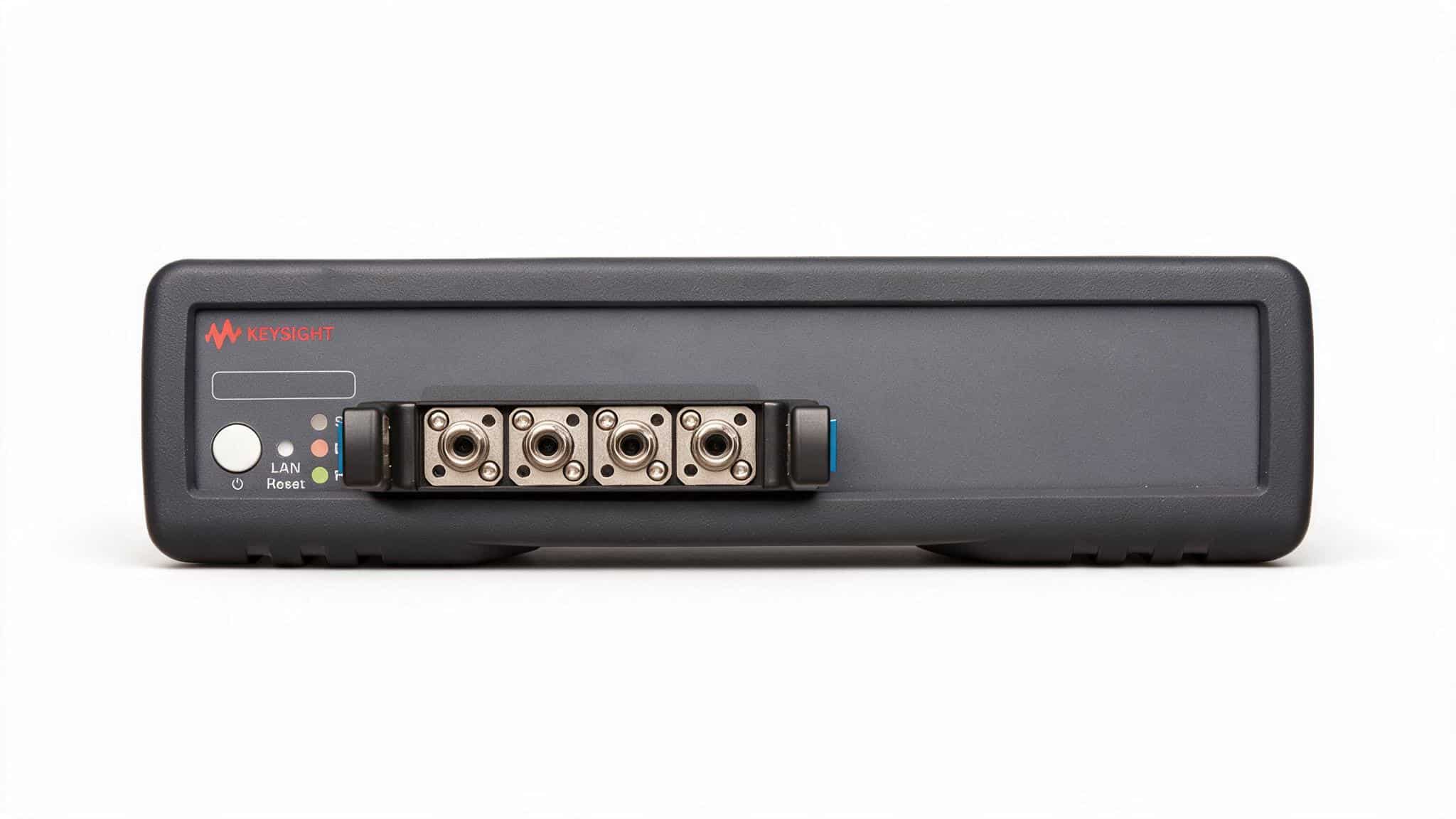 Máy đo công suất quang đa cổng Keysight N7744C — ảnh studio