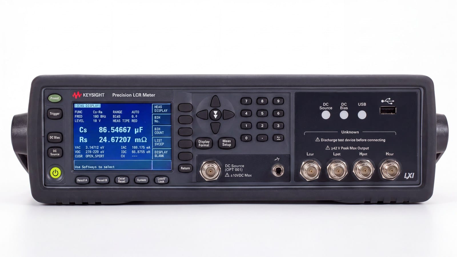 Mặt trước máy đo LCR Keysight E4980B với bốn cọc đấu đo đồng trục
