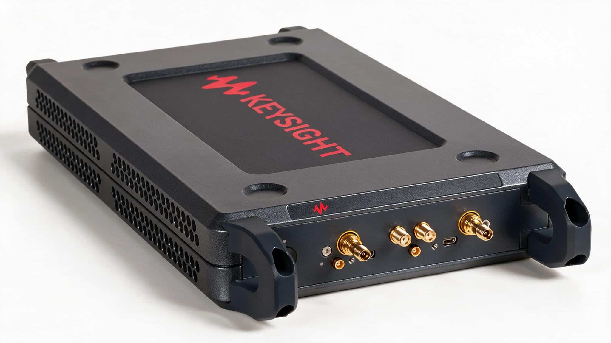Keysight P5004B — Máy phân tích mạng vector USB Streamline — ảnh studio