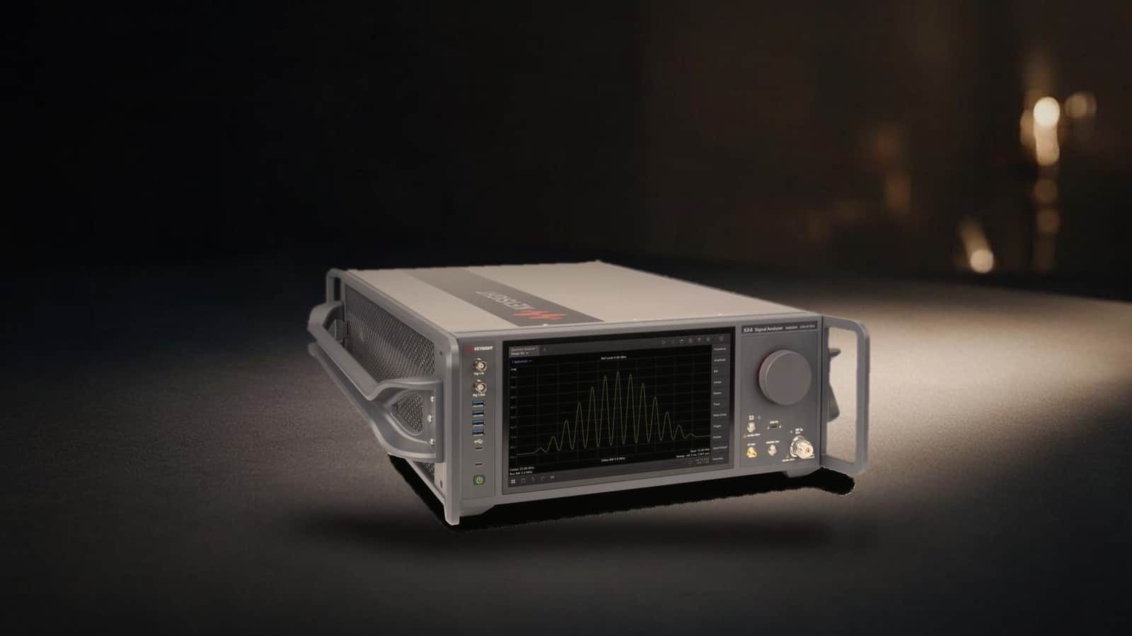 Máy phân tích tín hiệu XA6 Keysight SA6320A 2 Hz đến 67 GHz với cổng RF In, LO Out và IF In trên mặt trước