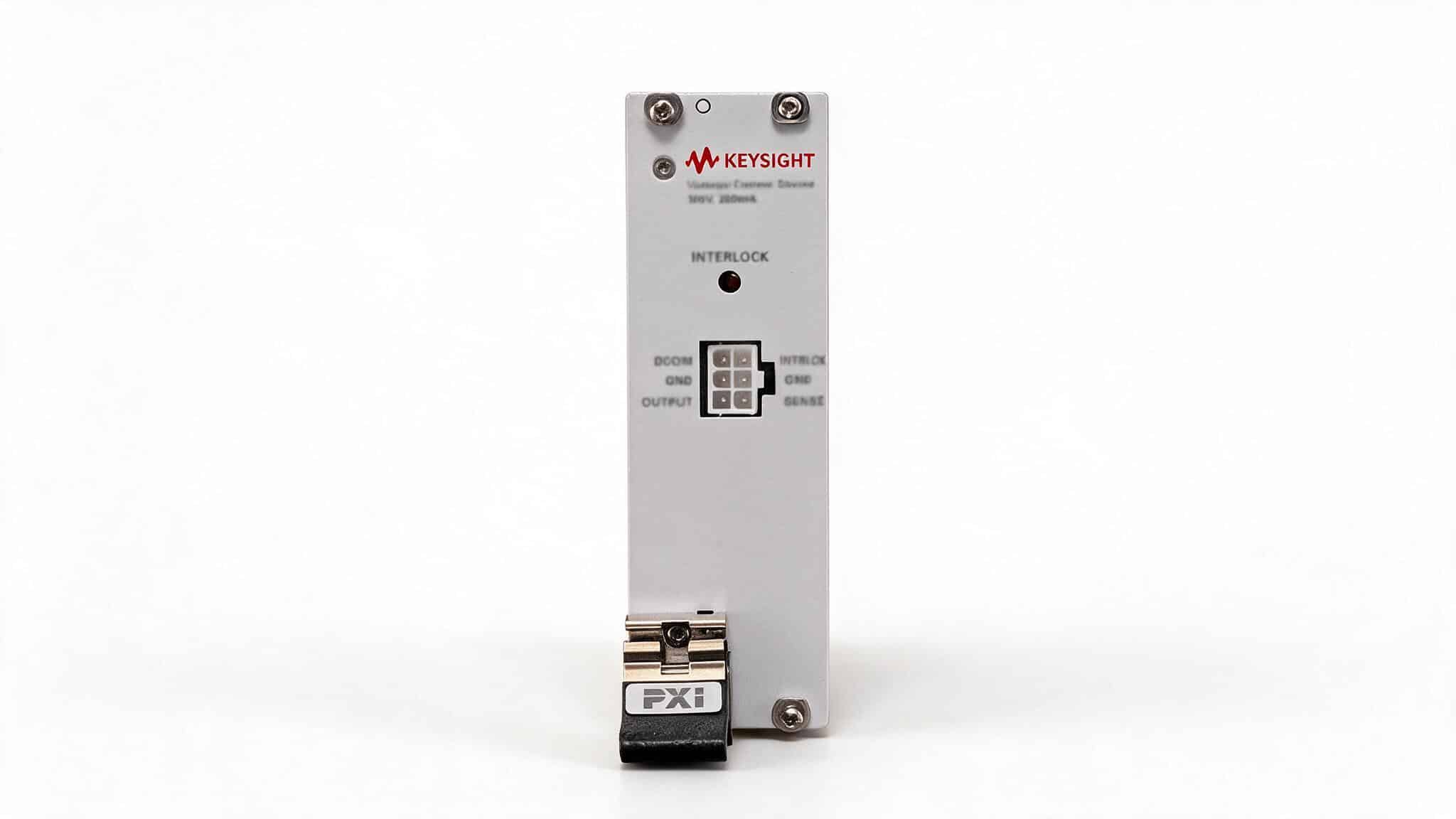 Mô-đun nguồn dòng/áp PXI Keysight M9186A (100V, 1 kênh) — ảnh studio
