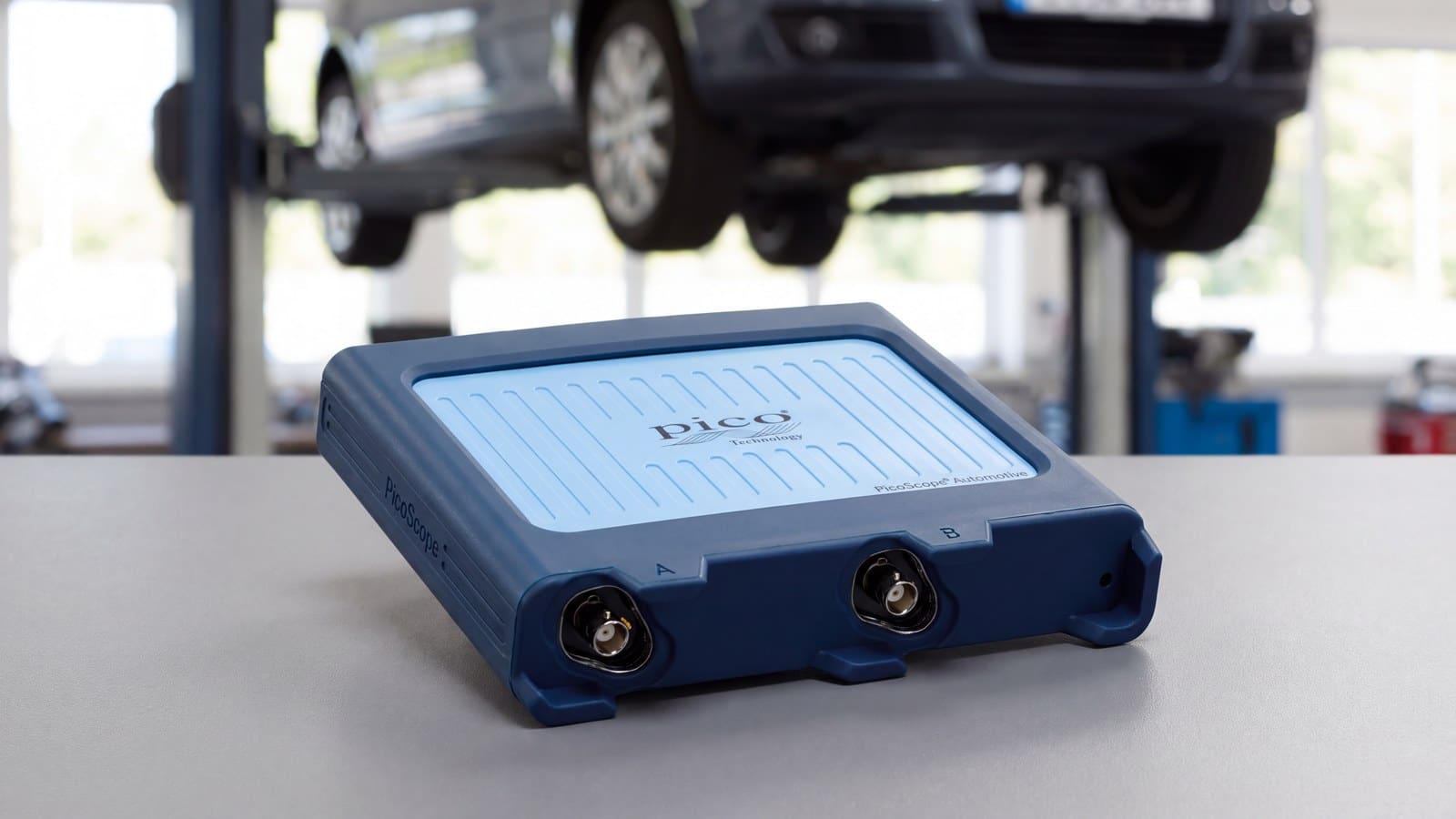 Máy hiện sóng ô tô PicoScope 4225A hai kênh trong xưởng dịch vụ