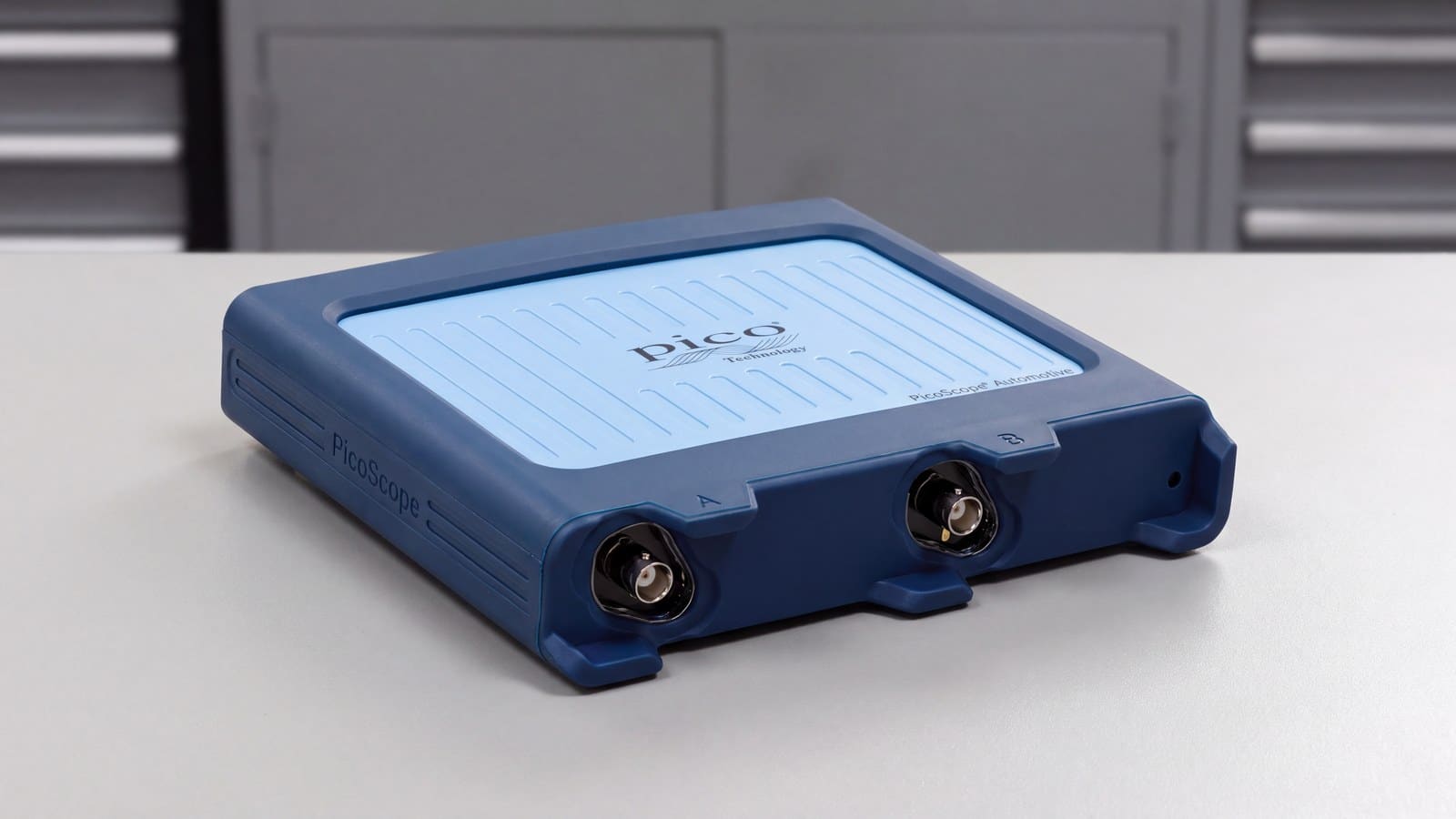 Máy hiện sóng ô tô PicoScope 4225A hai kênh trong xưởng dịch vụ