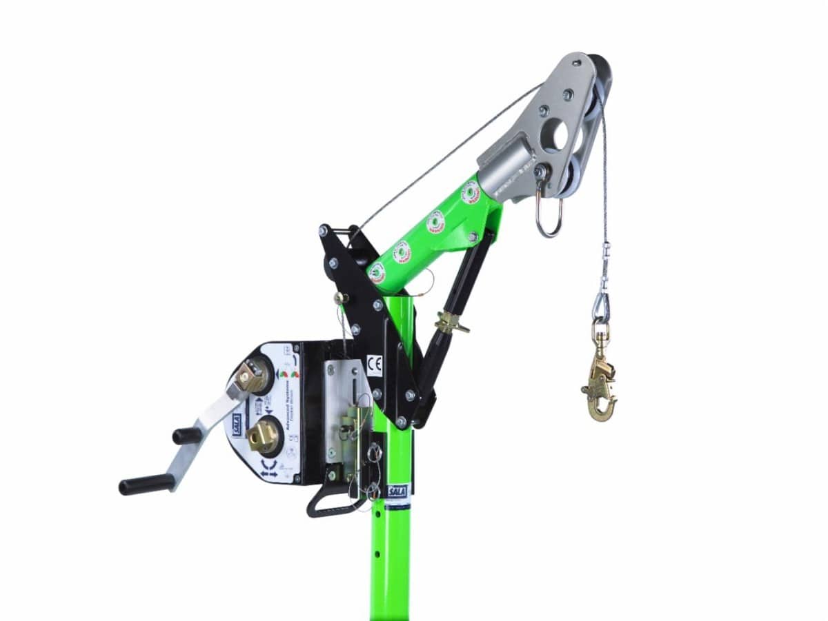 Tời cứu hộ 3M DBI-SALA 8518560 lắp trên cột davit với cáp thép và móc xoay