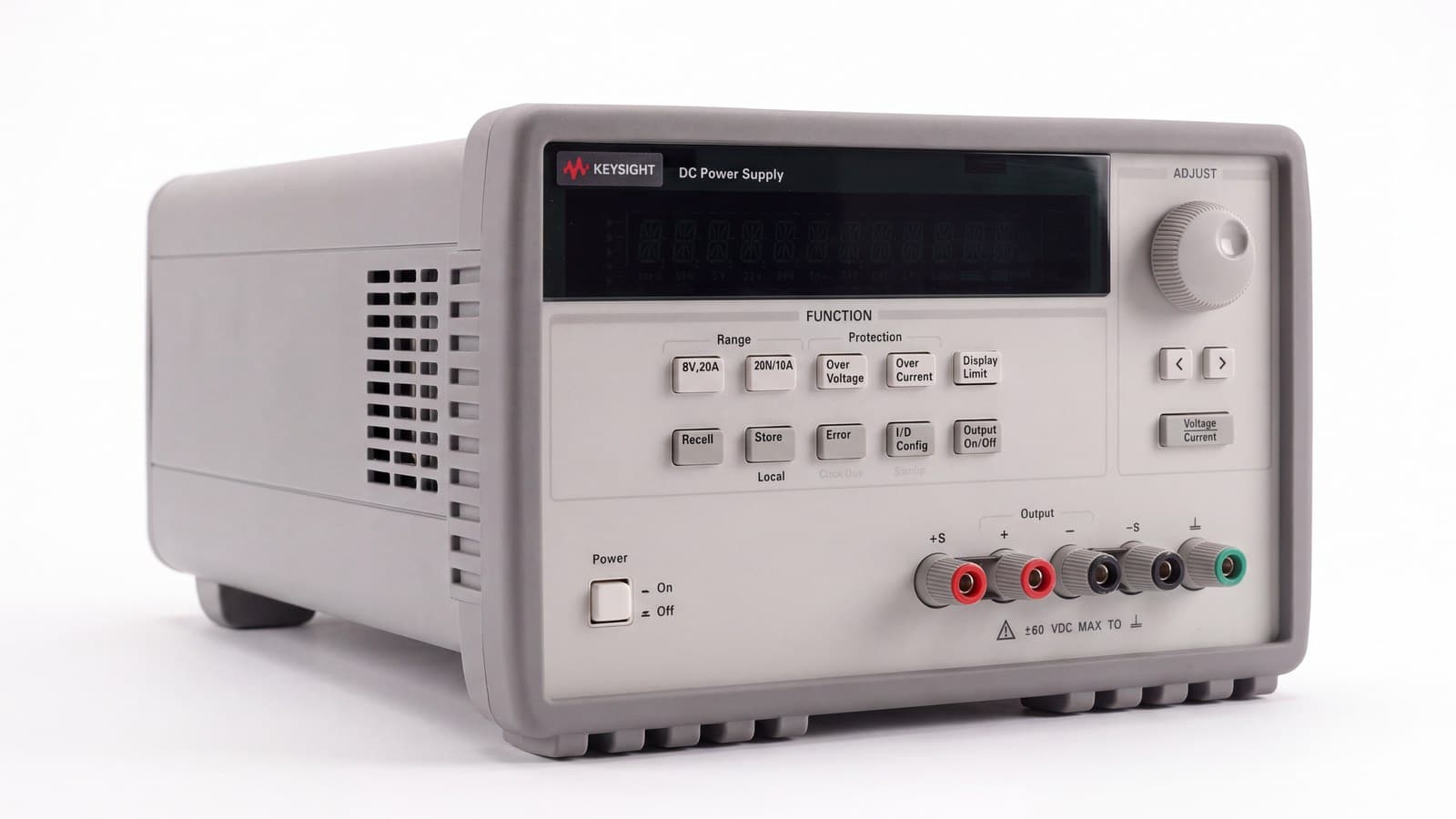 Kỹ sư đấu tải dòng cao vào bộ nguồn DC Keysight trong phòng thử nghiệm điện tử