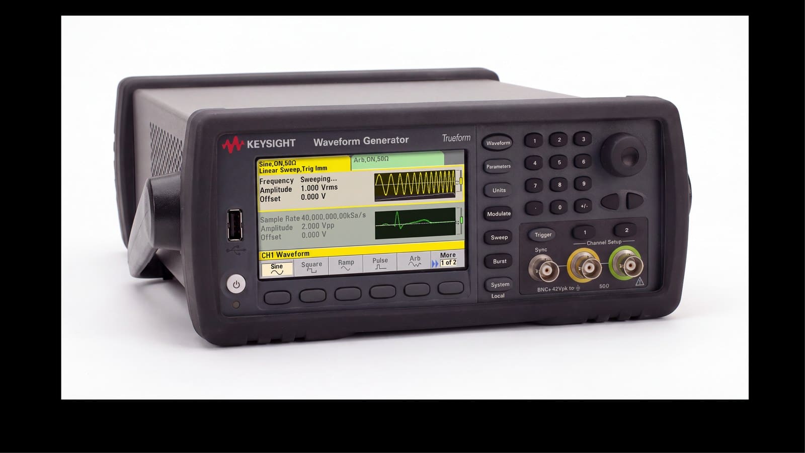 Keysight 33510B — máy phát sóng hàm Keysight Trueform chụp góc 3/4 trên nền trắng studio