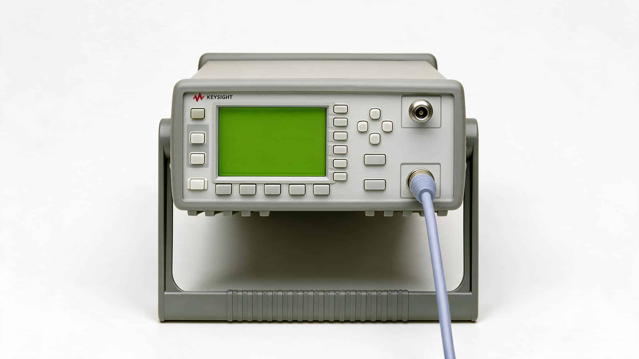 may-do-cong-suat-dinh-epm-p-keysight-e4416a-studio Máy đo công suất đỉnh EPM-P Keysight E4416A — ảnh studio