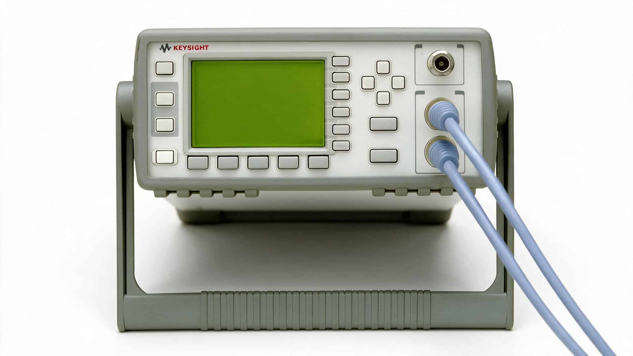 may-do-cong-suat-dinh-epm-p-keysight-e4417a-studio Máy đo công suất đỉnh EPM-P Keysight E4417A — ảnh studio