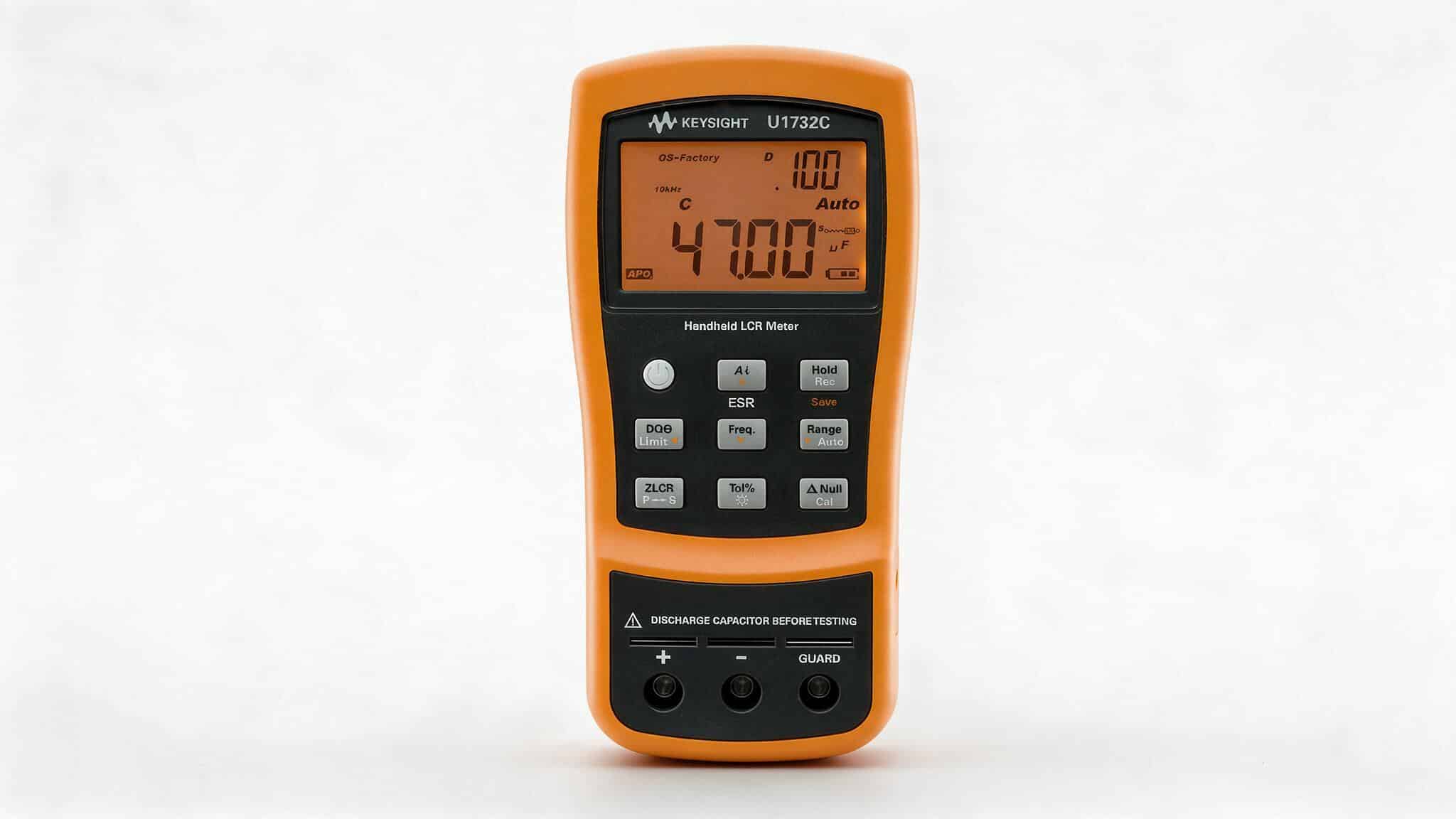 Máy đo LCR cầm tay Keysight U1732C — ảnh studio