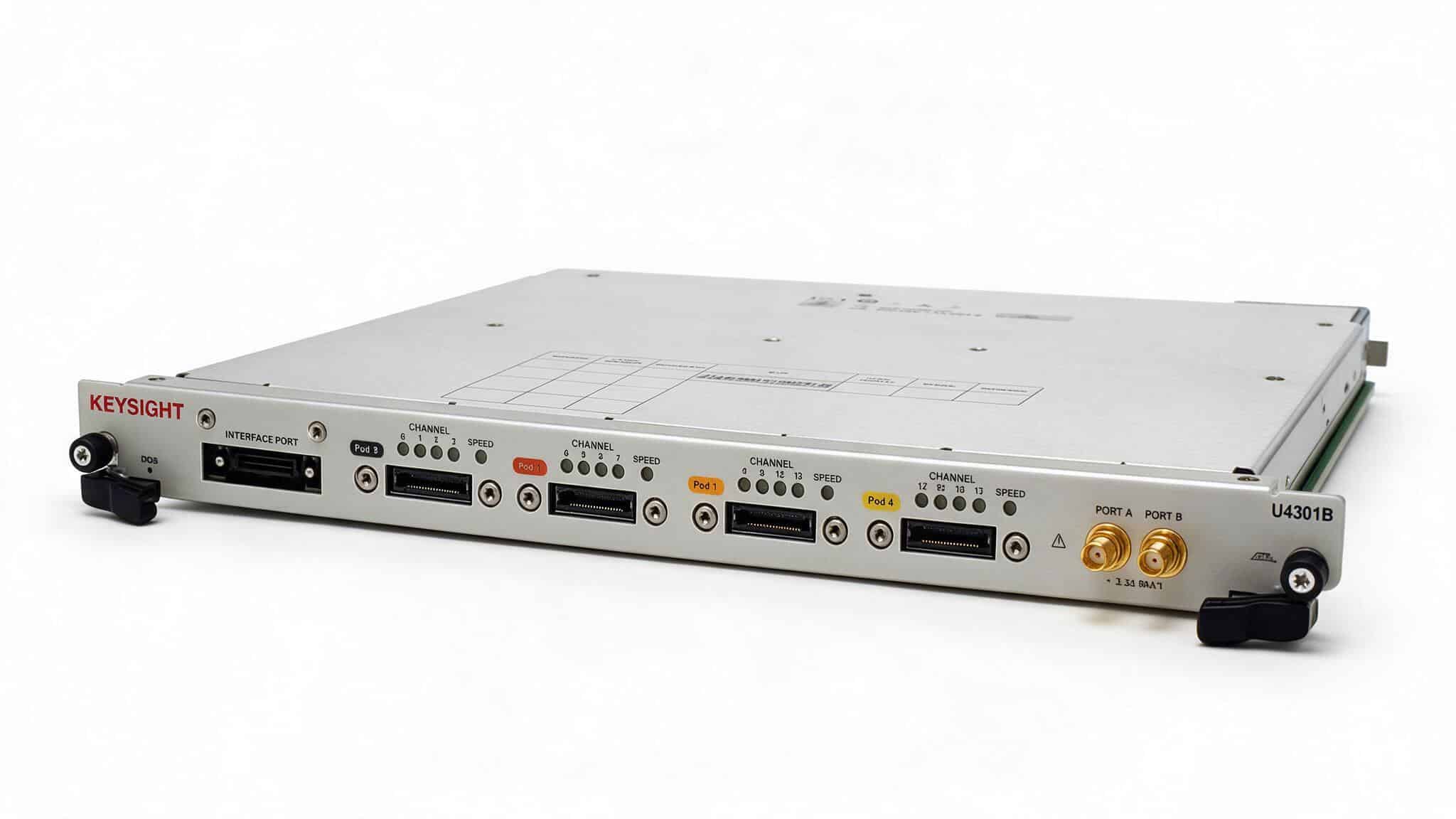 Máy phân tích giao thức PCIe Keysight U4301B — ảnh studio