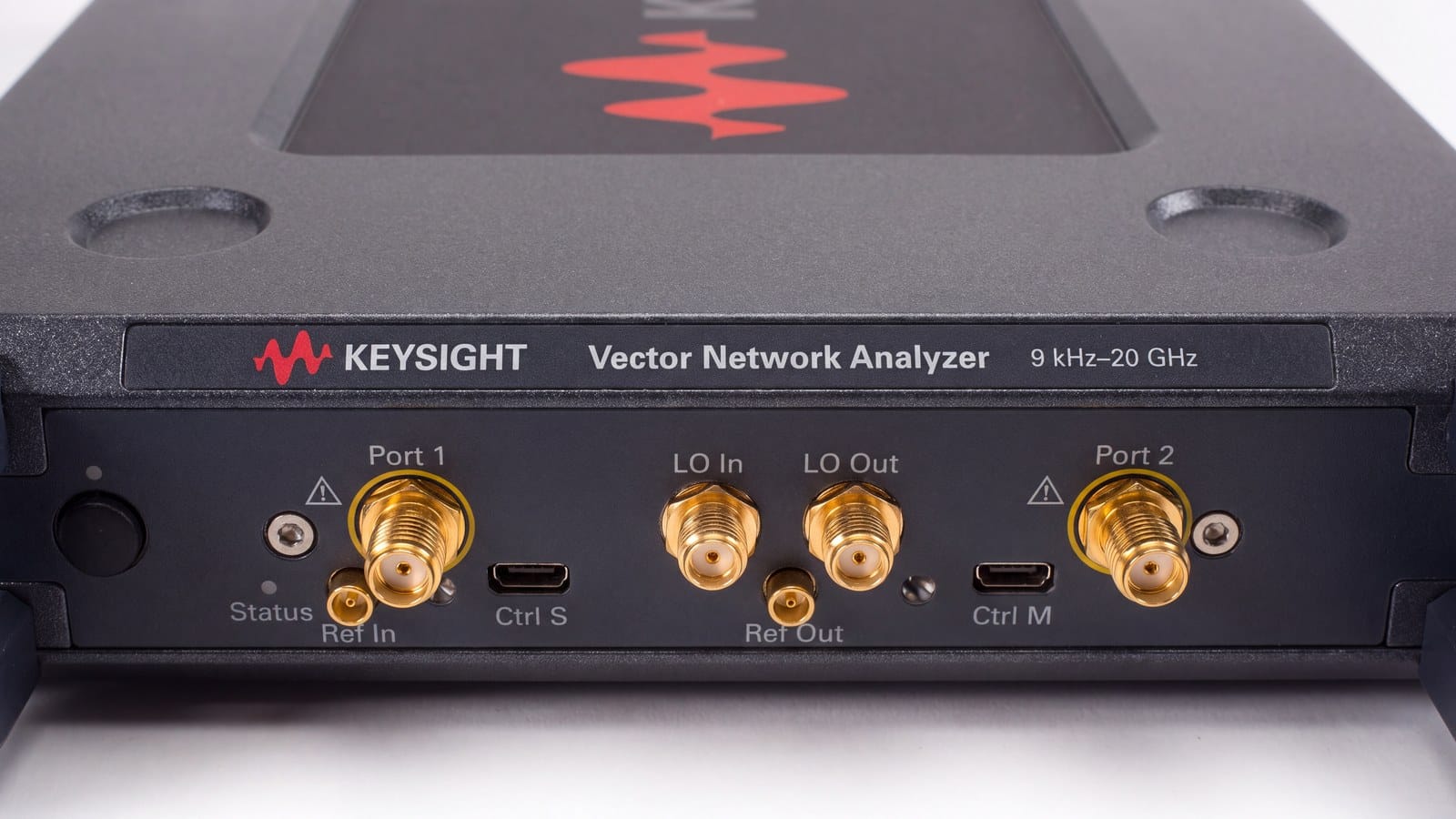 Mặt trước máy phân tích mạng Keysight P5004B: cổng Port 1, Port 2, LO In, LO Out và Ref In/Ref Out
