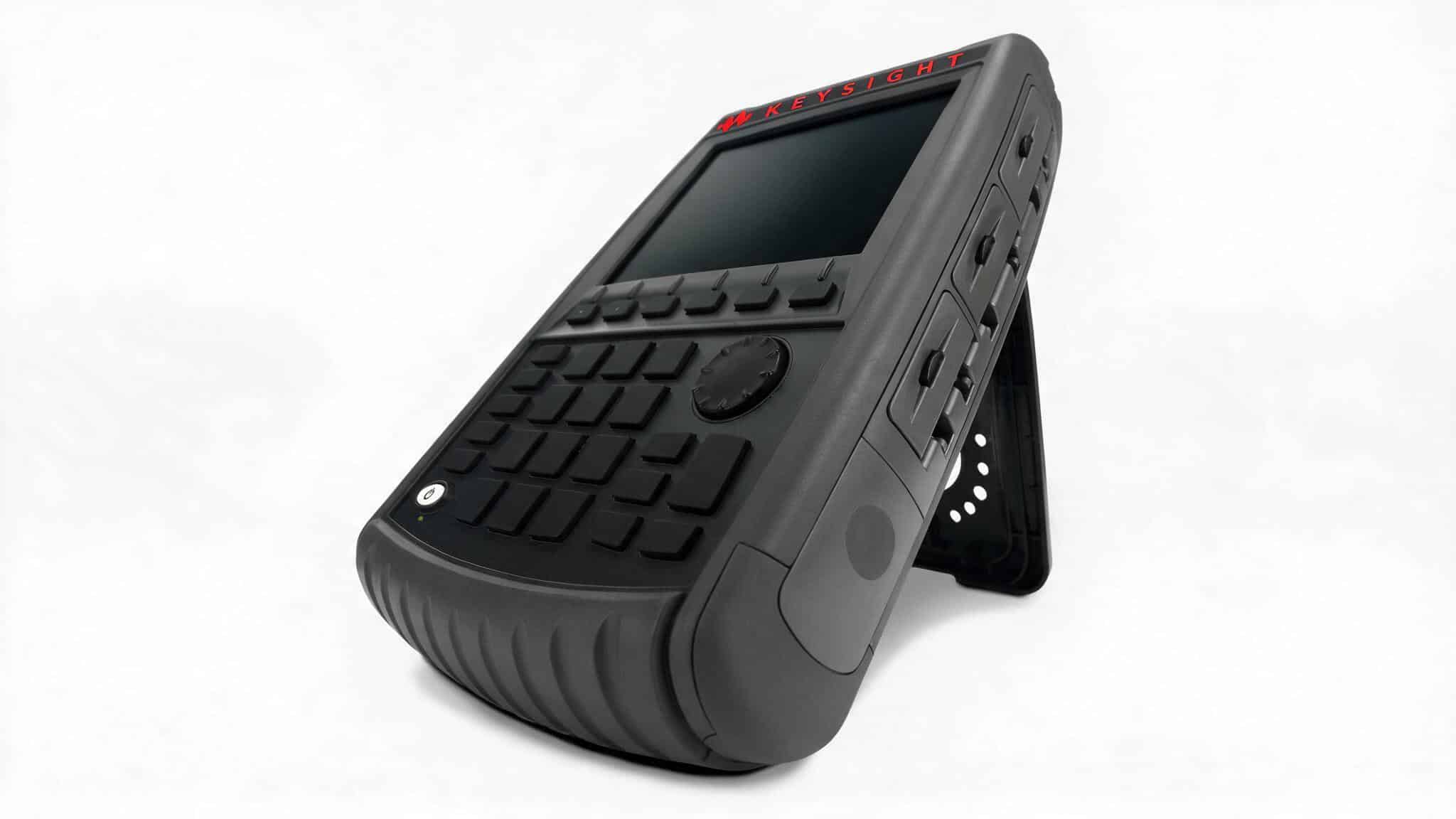 Keysight N9915A — Máy phân tích RF cầm tay FieldFox — ảnh studio