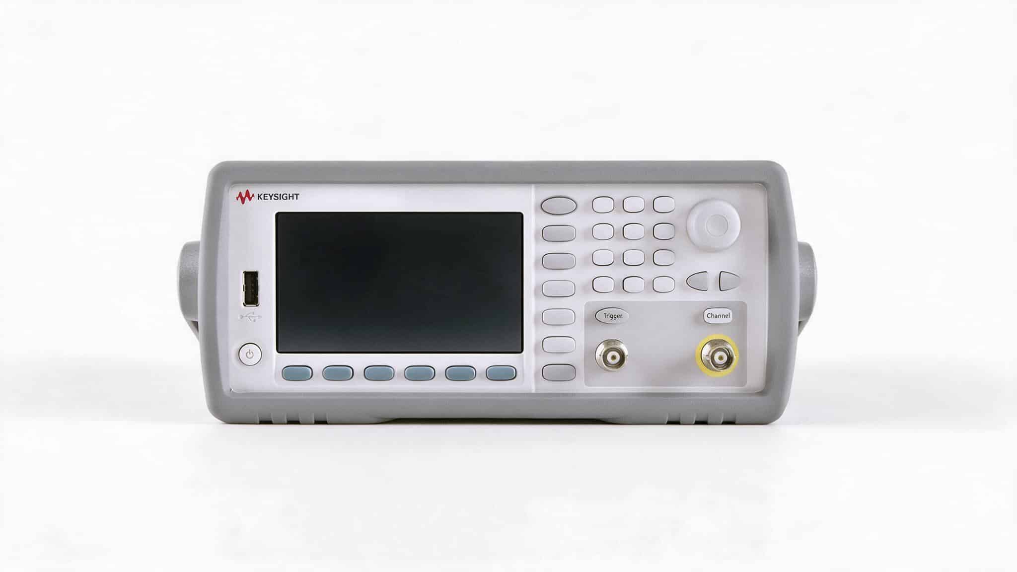 Máy phát sóng hàm & tùy ý Keysight 33521B — ảnh studio