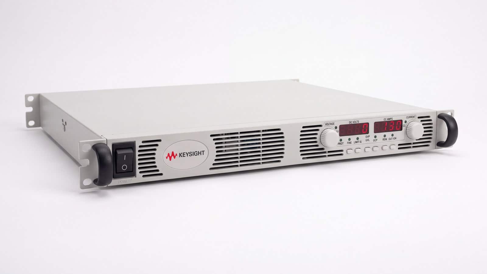bộ nguồn DC hệ thống Keysight N5747A chụp studio nền trắng góc 3/4