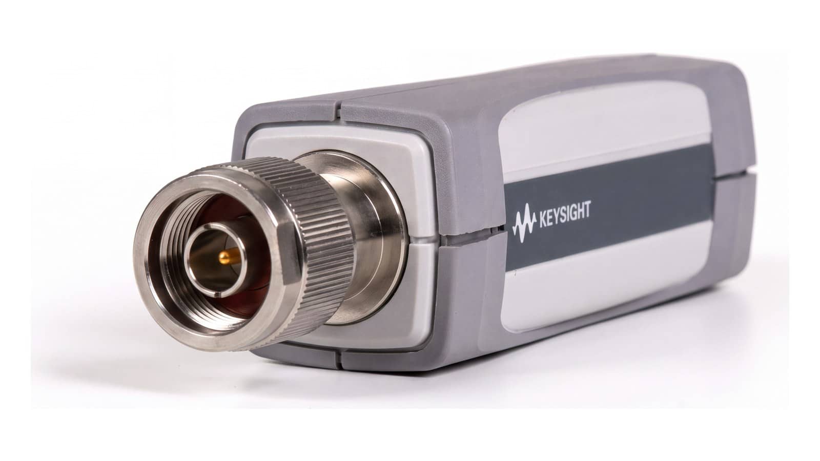 Máy đo công suất RF Keysight dạng cảm biến USB U8489A đo công suất sóng milimet trên bàn thí nghiệm
