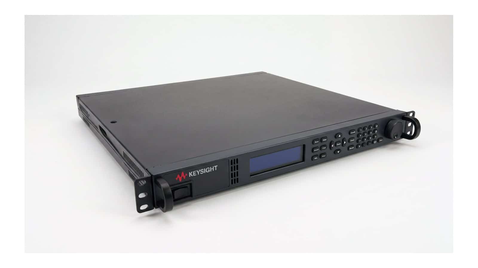 Bộ Nguồn DC Keysight N6954A lắp rack trong hệ thống kiểm tra ATE sản xuất