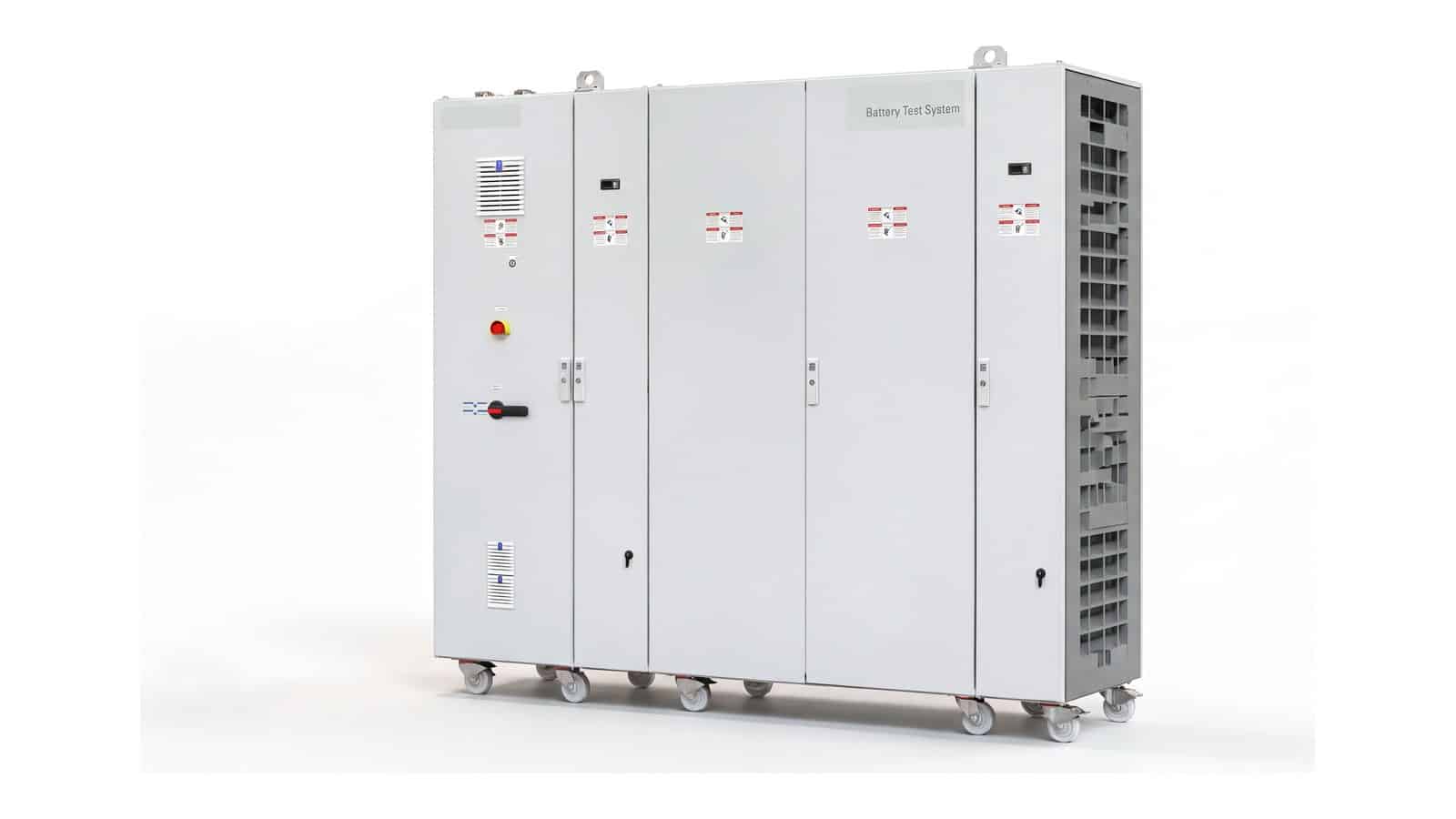 hệ thống test pin cấp pack Keysight SL1700A - ảnh studio nền trắng, góc 3/4