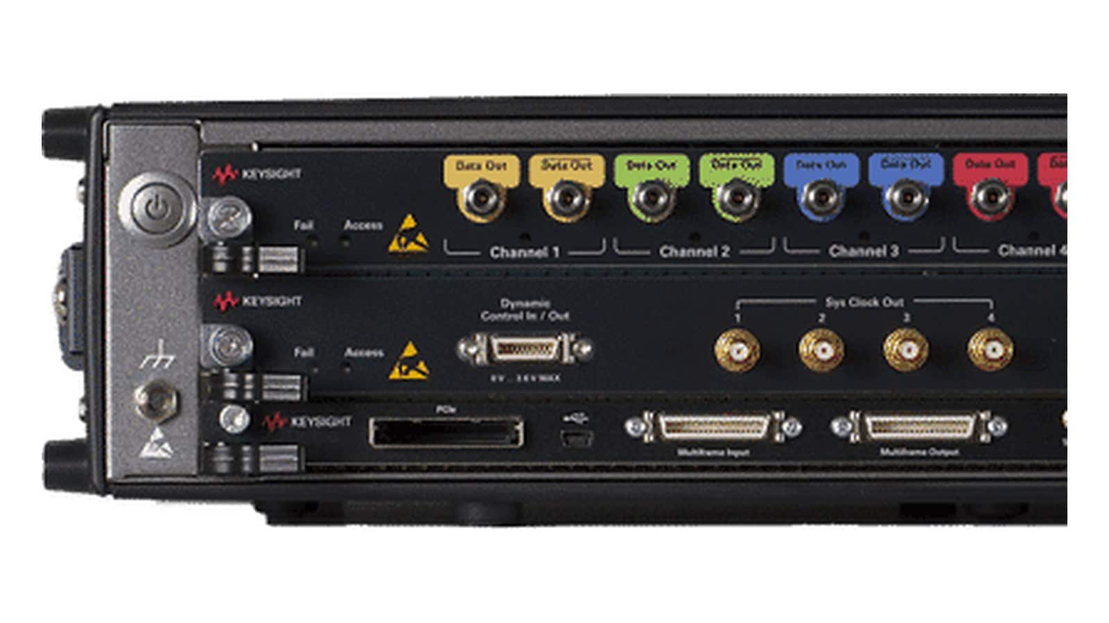 Ngõ ra vi sai bốn kênh của Keysight M8195A trong khung AXIe
