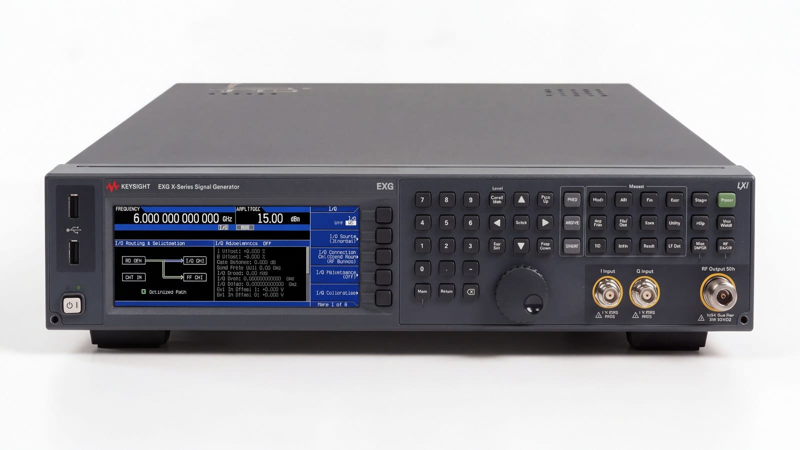 Kỹ sư dùng Keysight N5172B phát tín hiệu LTE từ Signal Studio để kiểm tra máy thu
