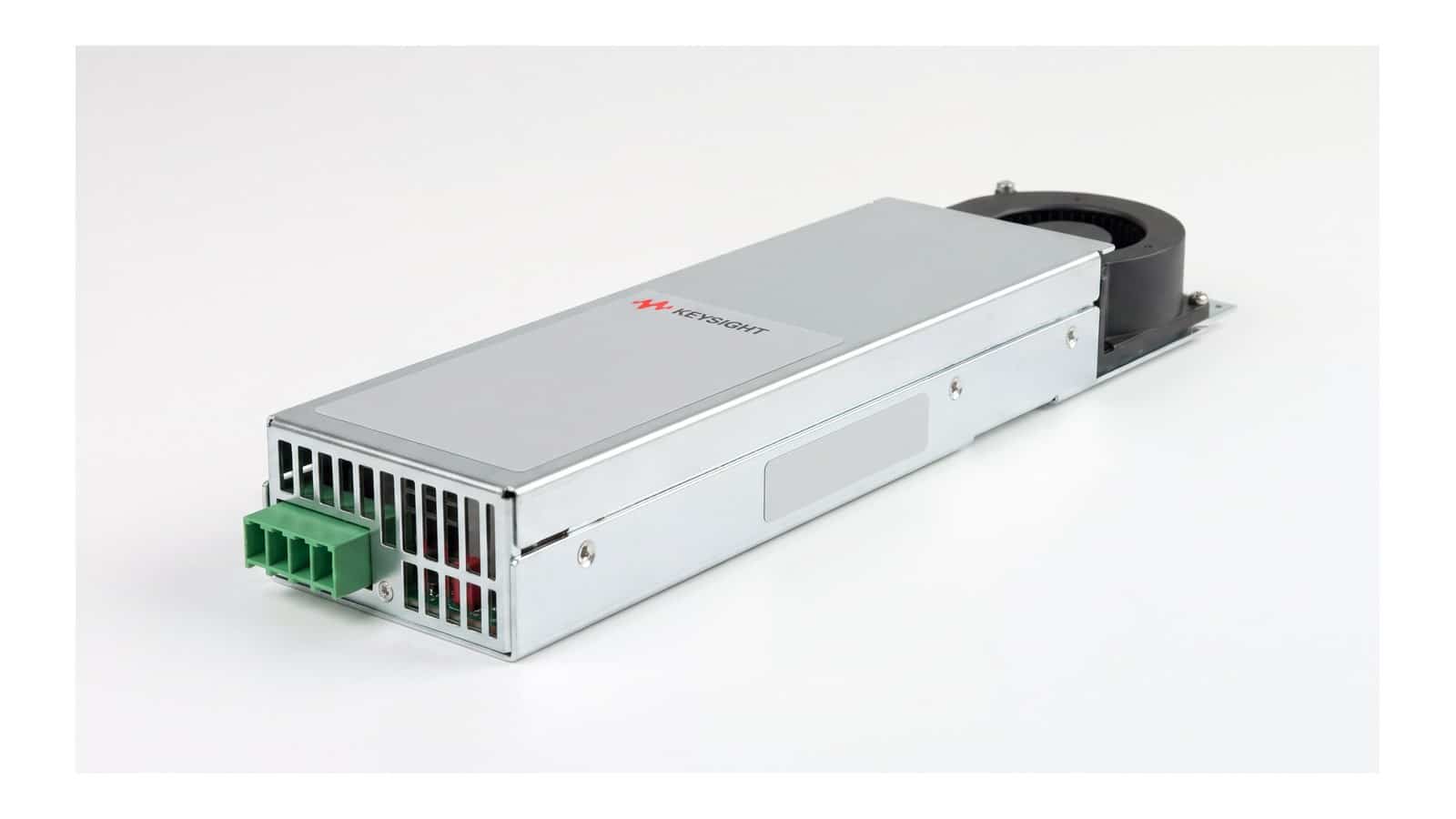 Kỹ sư dùng Keysight N6791A làm tải điện tử thử bộ chuyển đổi DC-DC trên bàn R&D